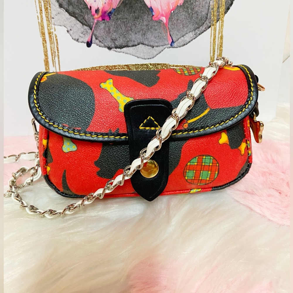 DOONEY & BOURKE WRISTLET ADDED CHAIN - CROSSBODY BAG- CLEAN INSIDE